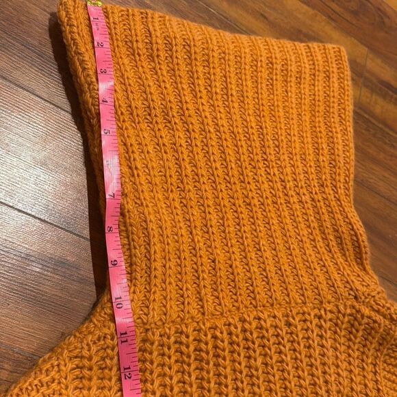 NWOT Banana Republic orange sweater - Picture 7 of 7